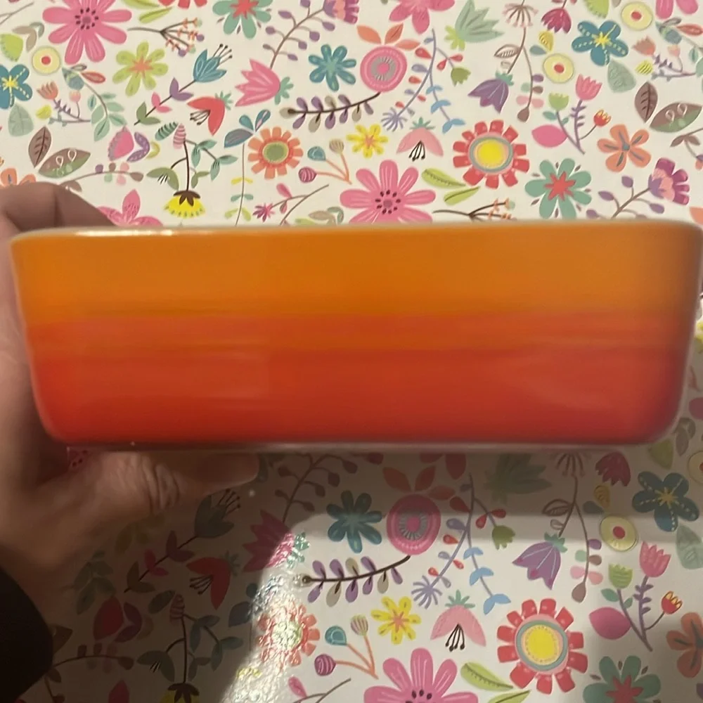 Le CREUSET 6"x6” Square Petite Stonewear Baking Dish - Flame - Picture 2 of 7